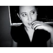 Shanna Alva's photo
