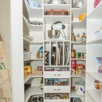 Bolig Pantry in Winfield