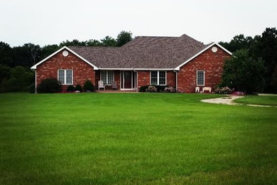 This is an example of a country home design in Kansas City.