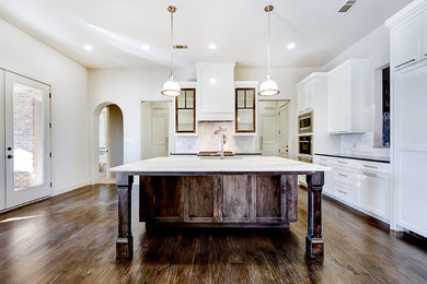 Inspiration for a timeless kitchen remodel in Dallas