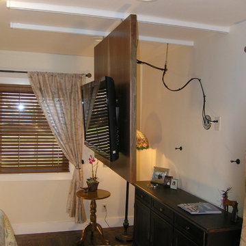 Liz Flat Screen TV Wall Mount