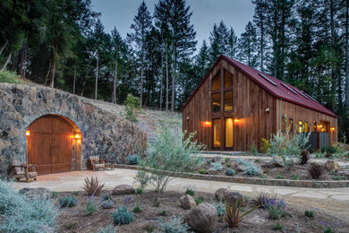 Example of a cottage exterior home design in San Francisco