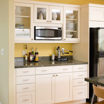 Modern arts & crafts kitchen with painted shaker style cabinets