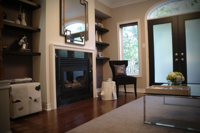 Trendy living room photo in Toronto