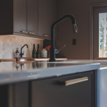 Dark Kitchen
