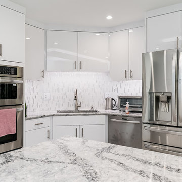 Modern Kitchen Remodel Done in a Gloss Pure White Color