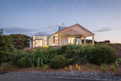Design ideas for a modern exterior in Wellington.