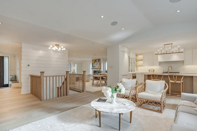 Inspiration for a country home design remodel in Toronto