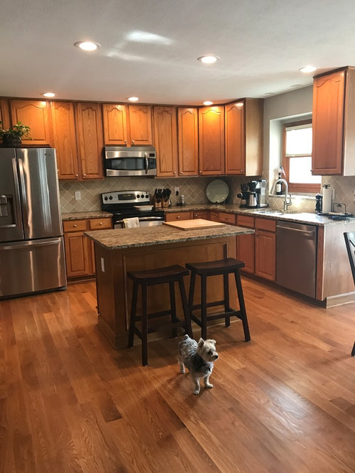 Kitchen color, Oak is kicked to the curb