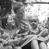 Tara Edwards's photo