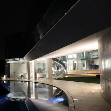 RAZOR HOUSE