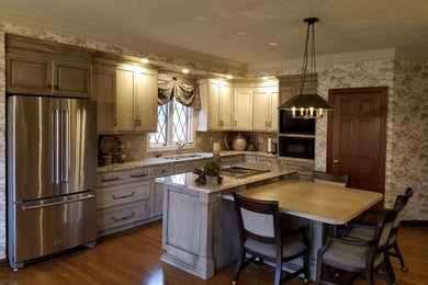 Kitchen - traditional kitchen idea in Other