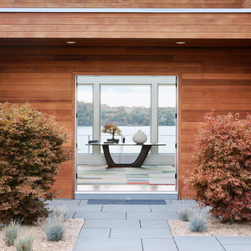 Modern Residence Overlooking Hudson River