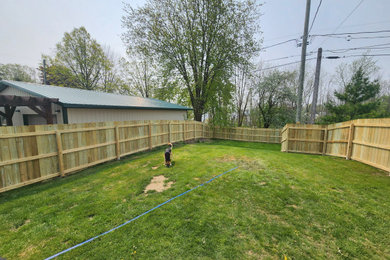 This is an example of a contemporary landscaping in Milwaukee.