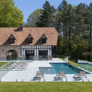 Piscine à débordement
