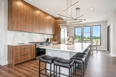 Example of a kitchen design in Grand Rapids