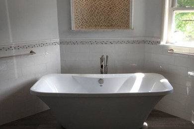 Inspiration for a modern bathroom remodel in New York