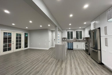 Minimalist home design photo in Orange County