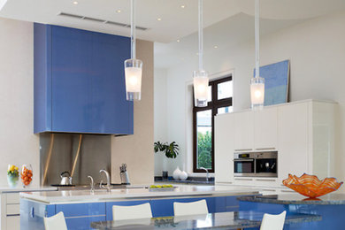 Kitchen - kitchen idea in Orlando