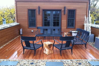 Deck - contemporary deck idea in Chicago
