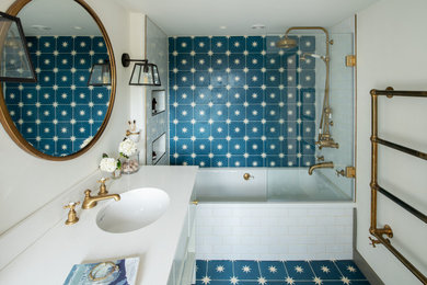 デヴォンにあるエクレクティックスタイルのおしゃれな浴室の写真