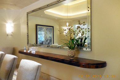 Inspiration for a timeless dining room remodel in Los Angeles