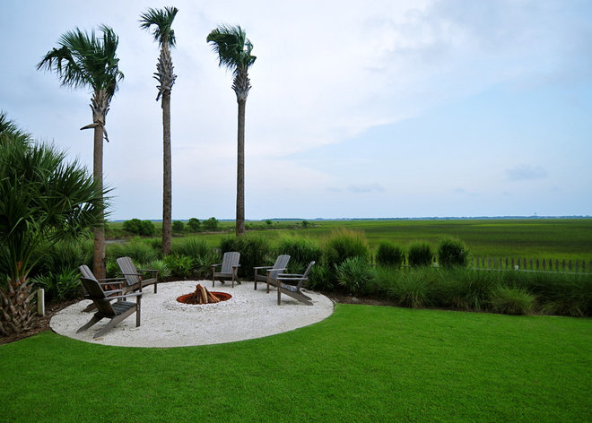 Traditional Landscape by Alix Bragg Interior Design