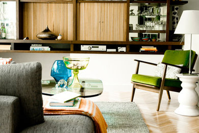 Inspiration for a contemporary living room remodel in Montreal