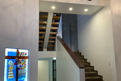 Staircase - contemporary staircase idea in Mexico City