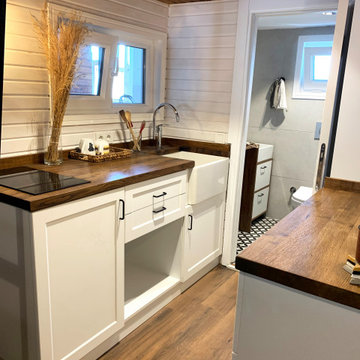 Tiny House, Tiny Haos