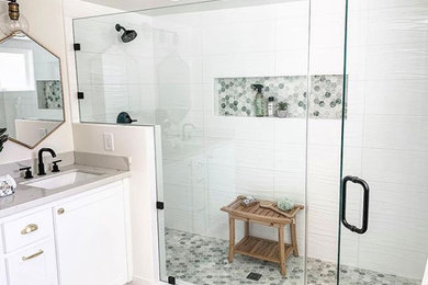 Bathroom - bathroom idea in San Francisco