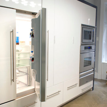 Sleek Contemporary Kitchen