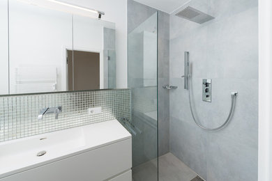 Inspiration for a contemporary bathroom in Munich.