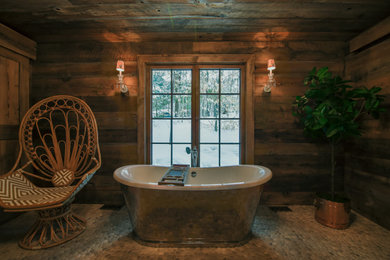 Inspiration for a country bathroom in Other.