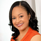 Nichole Kelly's photo