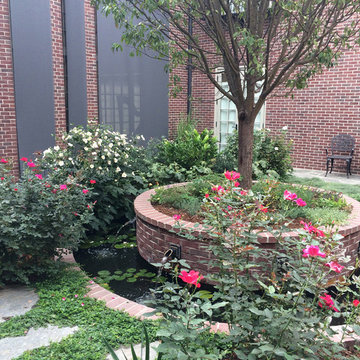 Hilltop Retreat - Courtyard
