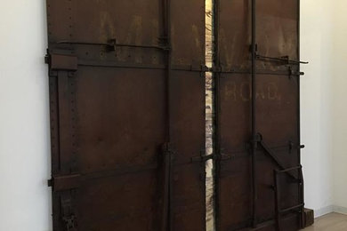 Entryway - rustic entryway idea in Milwaukee