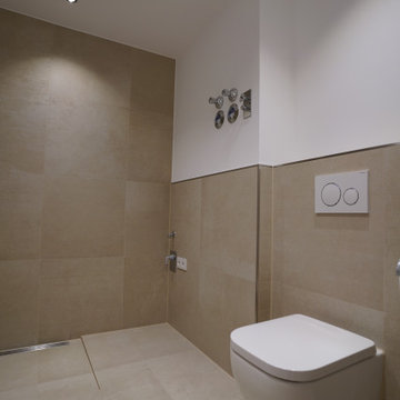 Aus einem Badezimmer wird ein Duschbad in München Bogenhausen