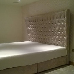 Deep buttoned bespoke bed - Divan Beds