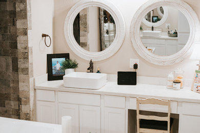Home design - cottage home design idea in Houston