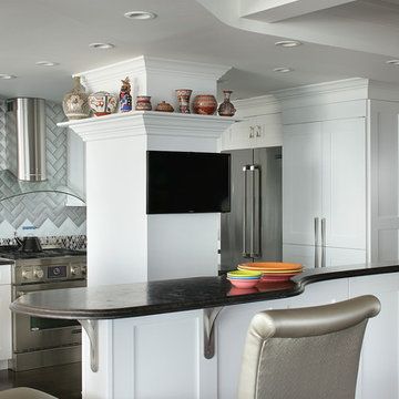 KITCHEN/LAUNDRY AREA
