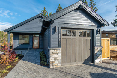 Garage photo in Other