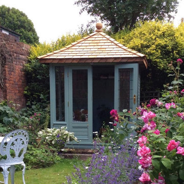 Small Richmond Summerhouse Installed in Lincoln