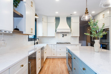 Kitchen - kitchen idea in New York