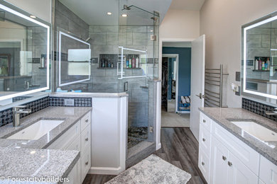 Example of a mid-sized minimalist bathroom design in Cleveland