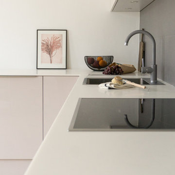 Entering the Kitchen – Induction and Corian Worktop
