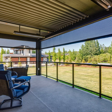 StruXure Adjustable Pergola with Phantom Motorized Screens