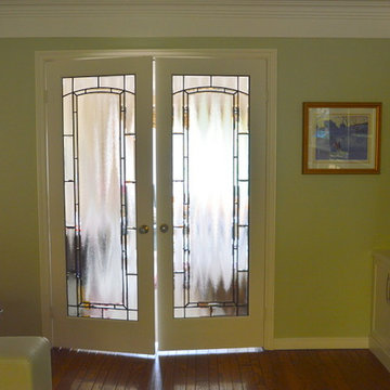 Glass decorative doors between Family Room & Living Room