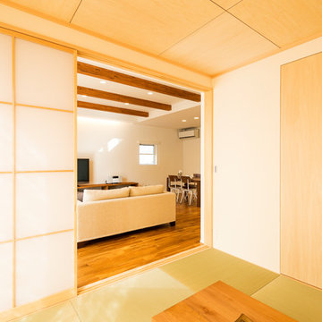 シンプルなキューブ形の外観が印象的な家