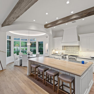 Kitchen & Dining